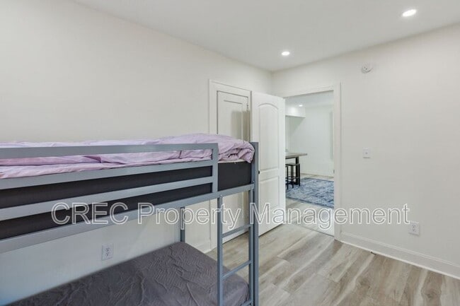 Building Photo - 2925 Alabama Dr