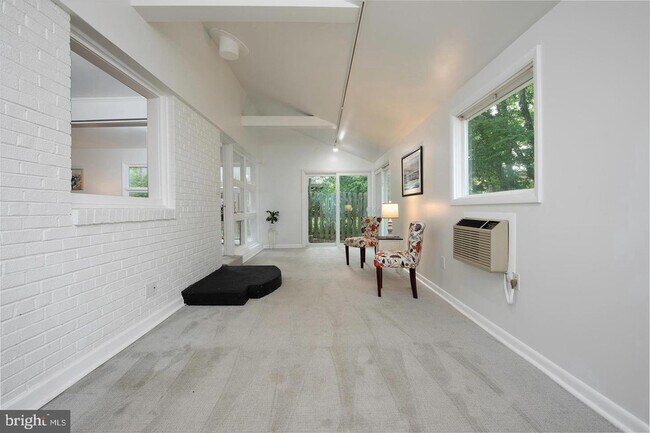 Building Photo - 13802 Marianna Dr