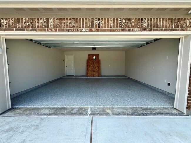 Building Photo - 3223 Memorial Way