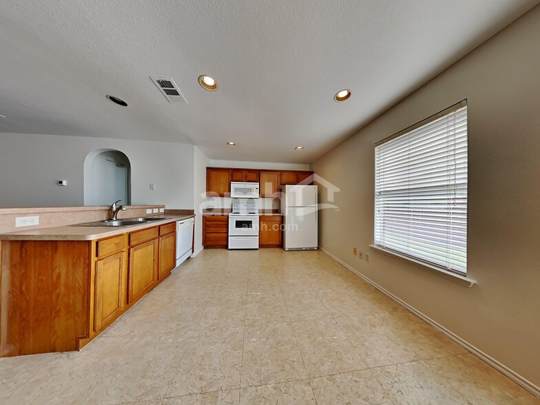 Building Photo - 6732 Friendsway Dr