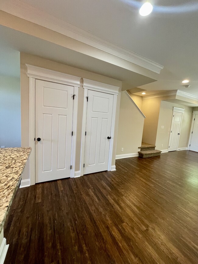 Building Photo - 219 Capstone Dr