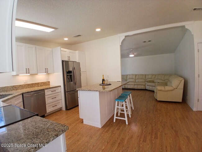 Building Photo - 4375 Sea Gull Dr