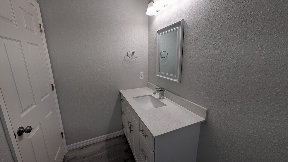 Building Photo - 1527 NW 57th Ct