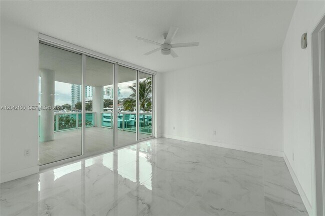 Building Photo - 7914 Harbor Island Dr