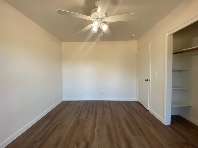 Building Photo - Downtown Duplex