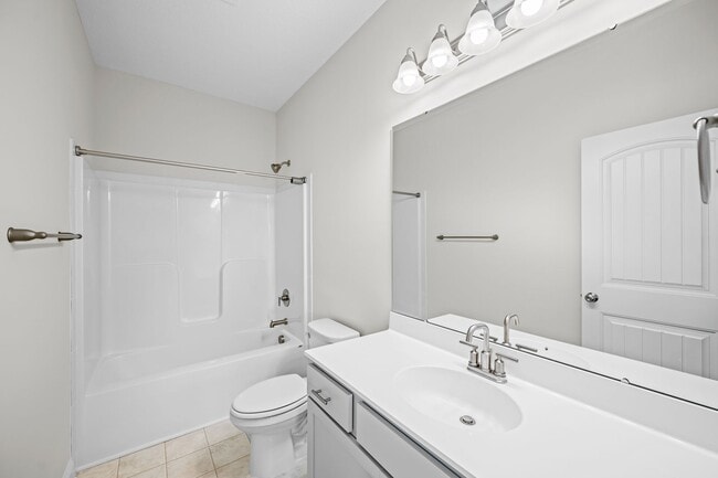 Building Photo - 505 E Black Water Ln