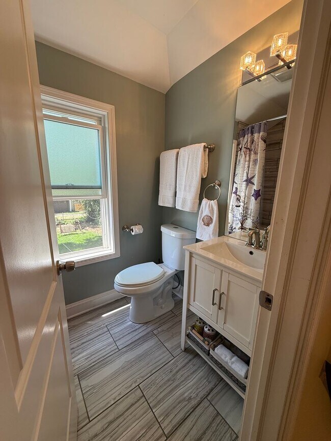 Building Photo - Beautiful Furnished 3BR/2BA Home in Prime Lincolnwood Location – Top-Rated Schools