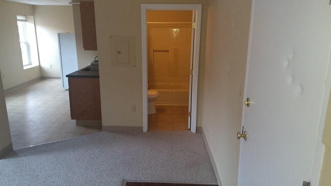 Building Photo - 21 Kosciuszko St