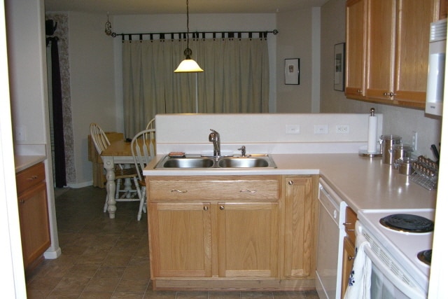 Building Photo - 1905 Dove Creek Cir