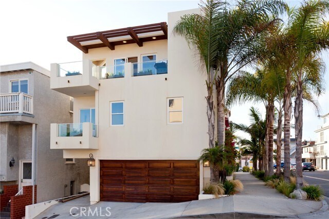 Building Photo - 3601 Manhattan Ave