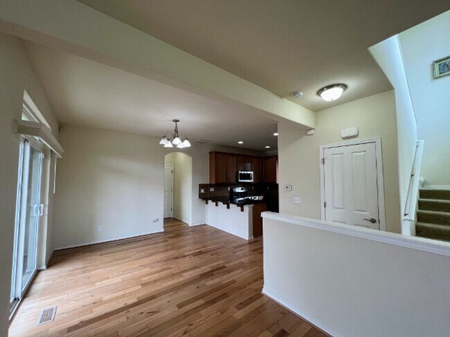 Building Photo - Pet Friendly 3 Bedroom in Campus Glen Neighborhood