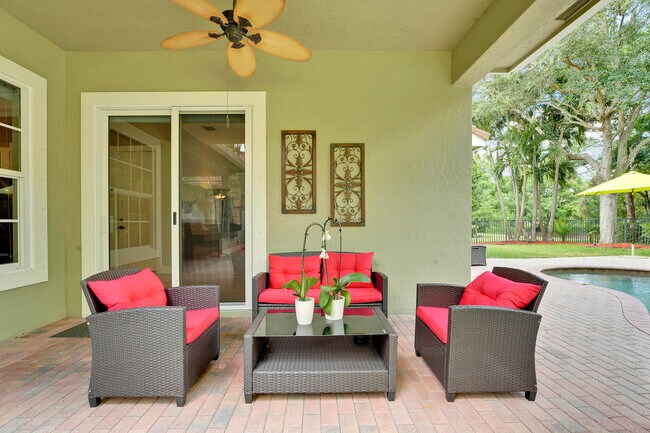 Building Photo - 127 Via Castilla