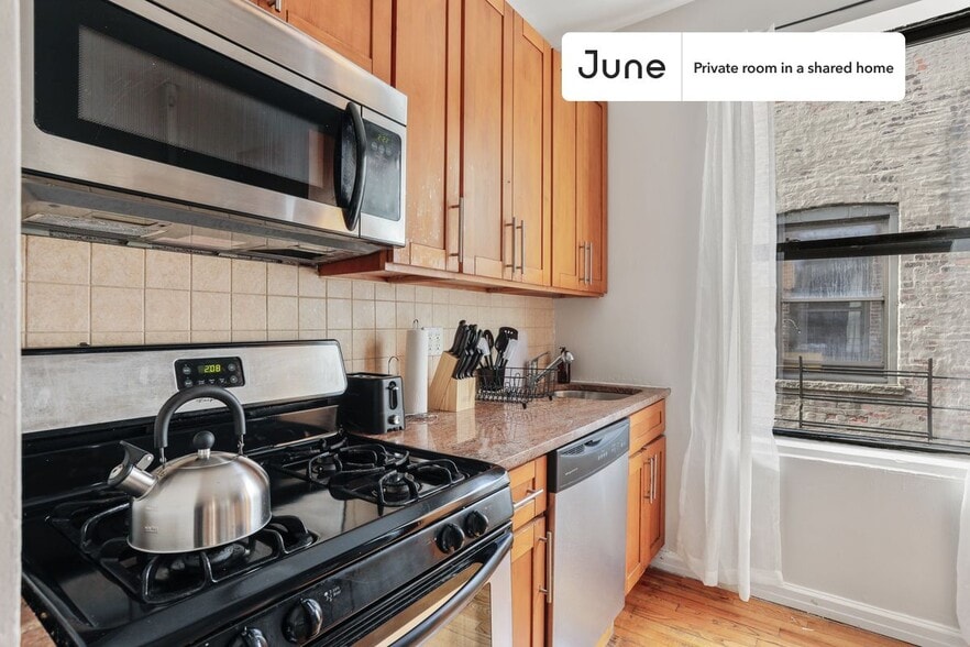 Building Photo - Room in Shared 3 bed/1 bath home in Upper West Side