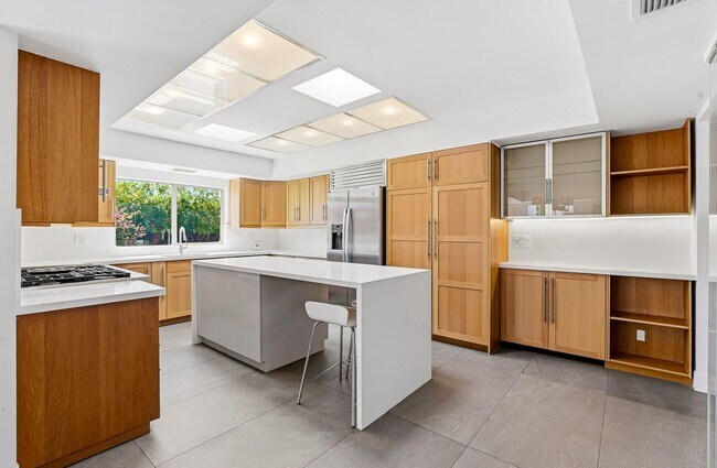 Building Photo - 8101 E Del Timbre Dr