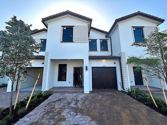 Primary Photo - 229 SW 159th Way