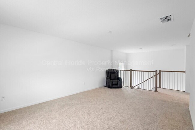 Building Photo - 13053 Pergola Ave