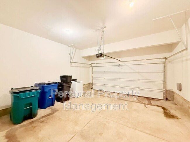 Building Photo - 2727 S White Salmon Dr