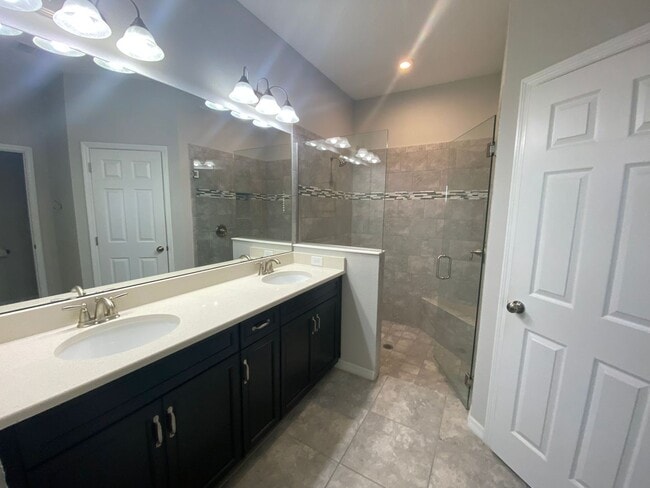 Building Photo - 3 Bedroom 3.5 Bath Home in Winter Park for...