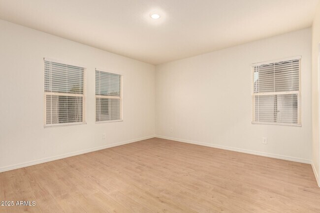 Building Photo - 9621 W Agora Ln