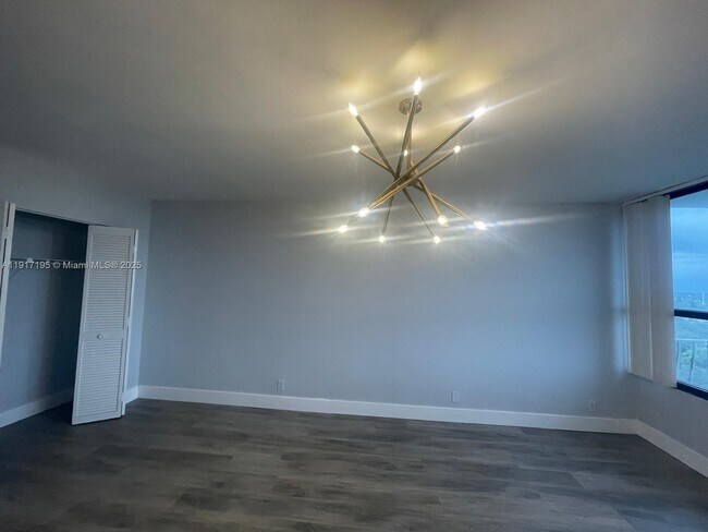 Building Photo - 780 NE 69th St