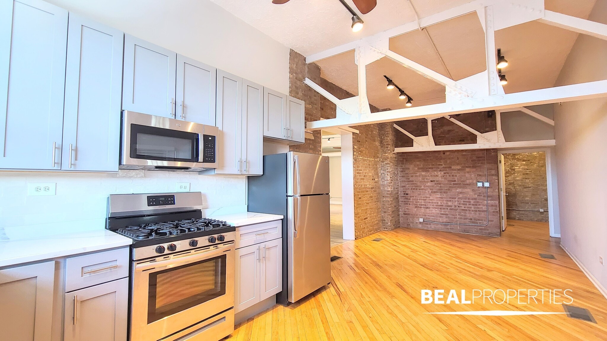Building Photo - 2320 N Damen Ave