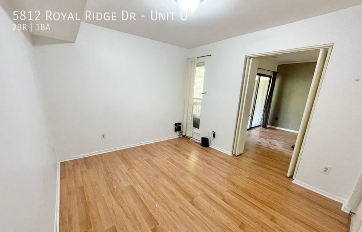 Building Photo - 5812 Royal Ridge Dr