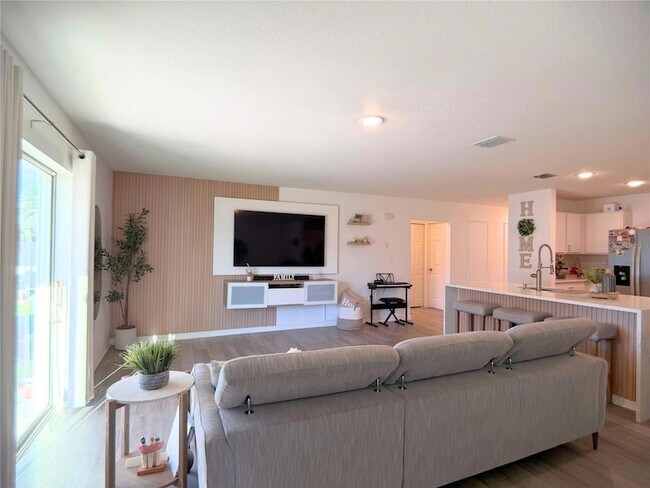 Building Photo - 4394 SW 170th Street Rd