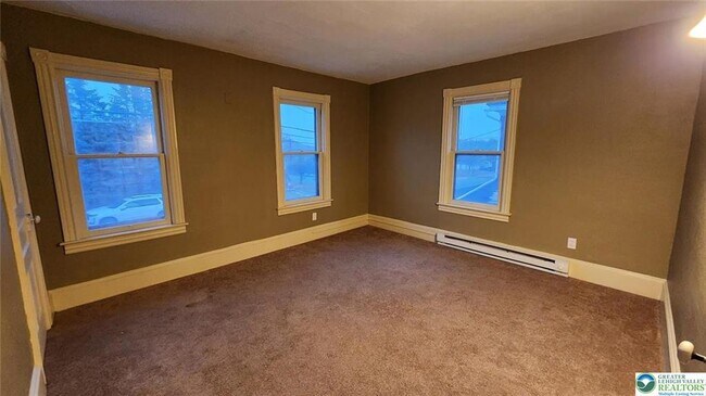 Building Photo - 262 Broad St