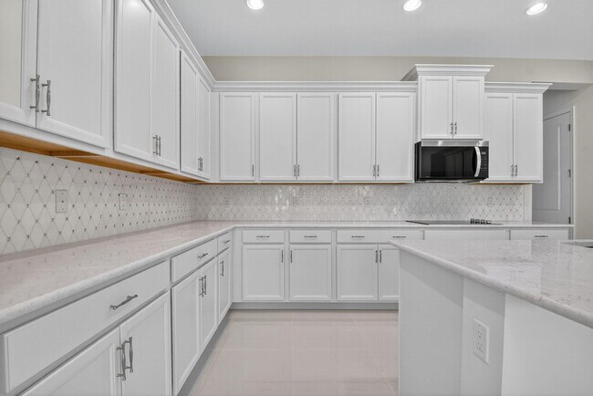 Building Photo - 15120 Wildwood Cir