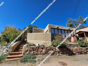 Building Photo - Charming Historic Tesuque Home – Fully Fur...