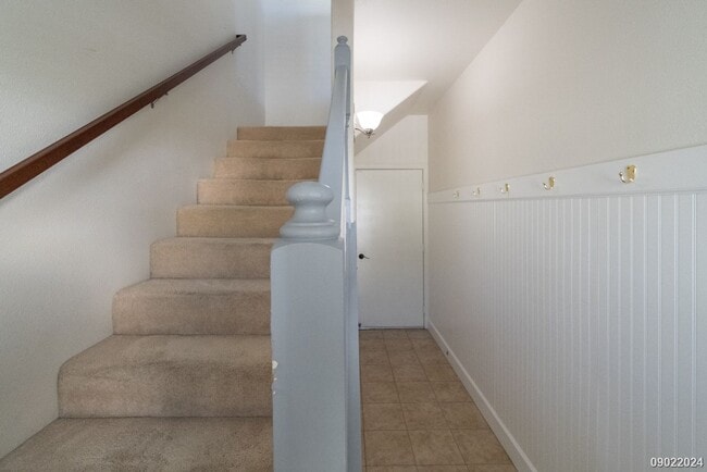Building Photo - $3,100 / 2br - 2BED 2 BATH TOWNHOUSE IN ME...