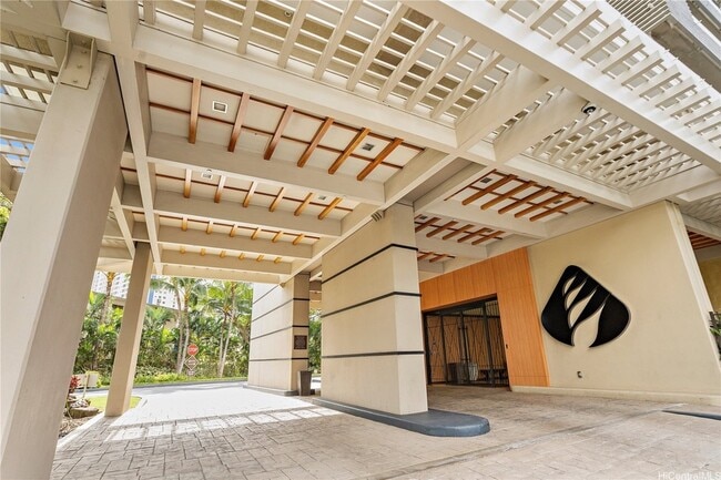 Building Photo - 1551 Ala Wai Blvd