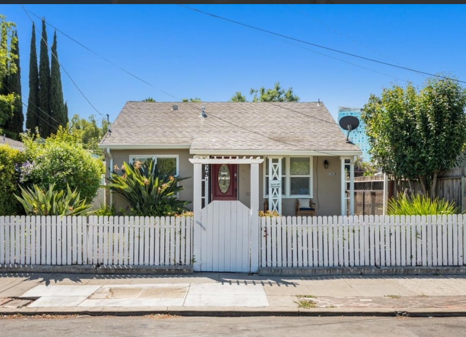 Building Photo - 228 E Julian St