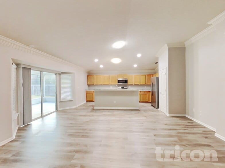 Building Photo - 757 Martin Lakes Dr E