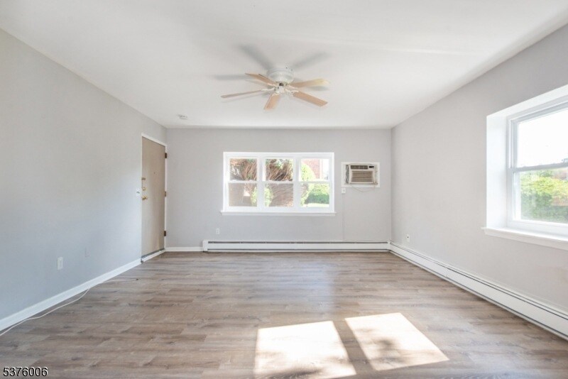 Building Photo - 197 N Beverwyck Rd