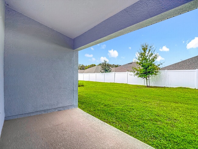 Building Photo - Welcome in to this beautiful Unfurnished -...