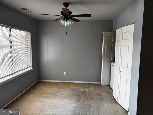 Building Photo - 11238 Cherry Hill Rd