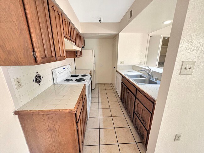 Building Photo - 4016-4022 North Calle Grande
