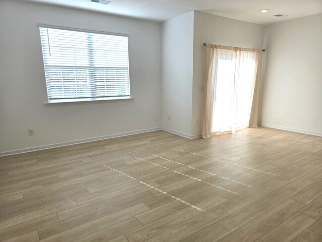 Building Photo - 1816 Pheasant Trce Cir