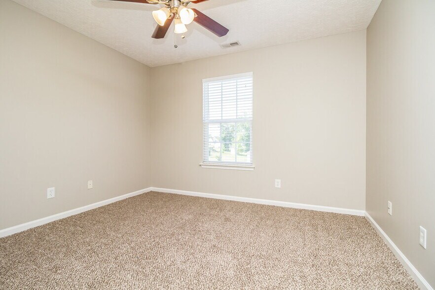 Building Photo - 328 Slippery Rock Dr