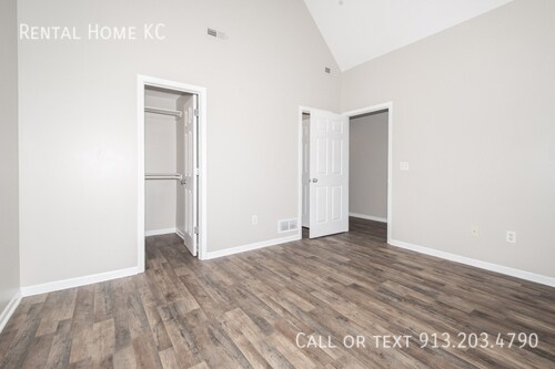 Building Photo - 1933 N 80th Ct