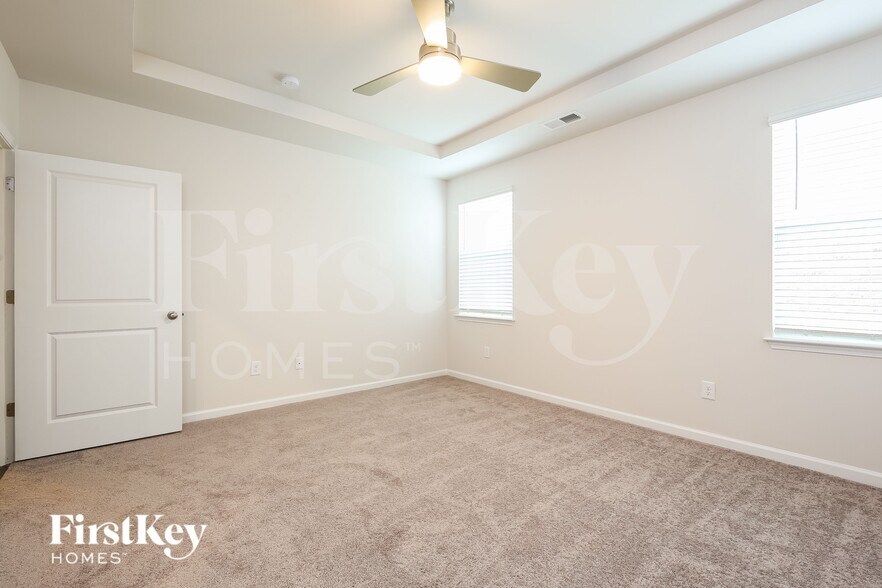 Building Photo - 107 Wild Lily Dr
