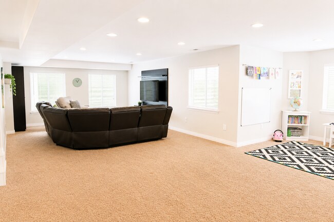 Building Photo - 4457 N Briarwood Ln