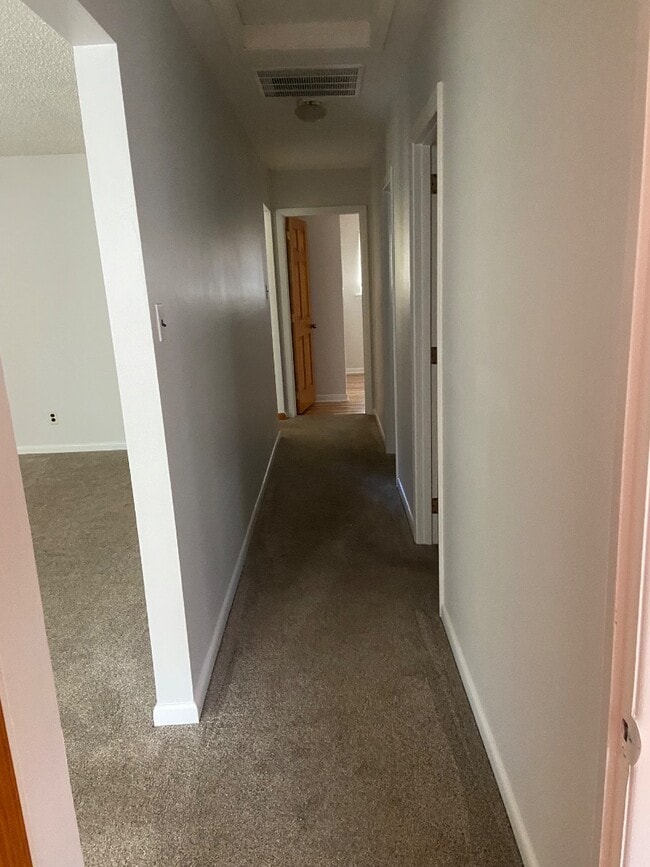 Building Photo - 253 Holly Ave