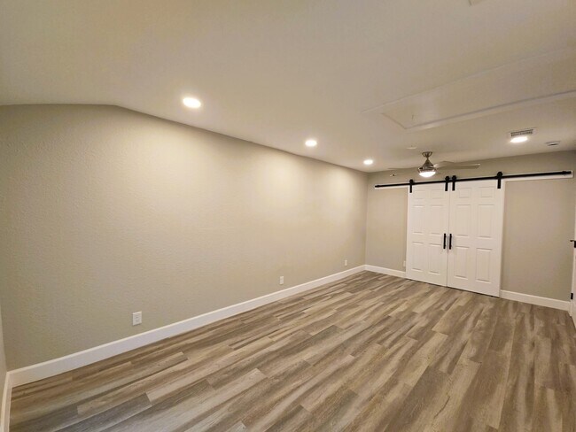 Building Photo - 9121 Lazydale Ln