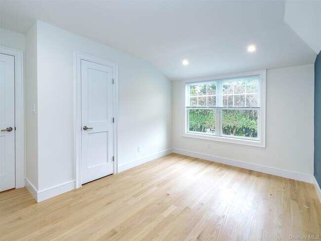 Building Photo - 23 Marwood Rd N