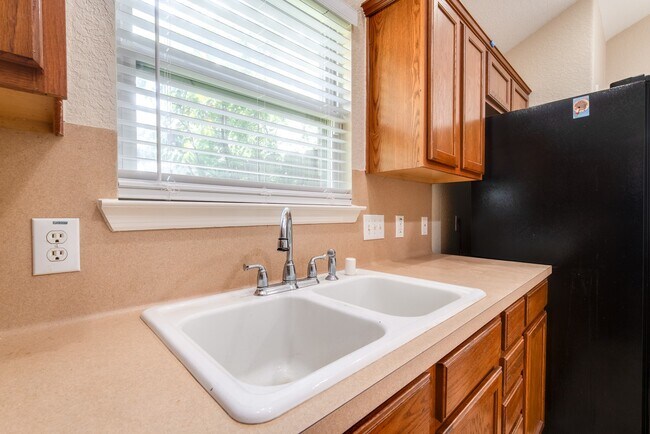 Building Photo - 8442 Rollins Bend Ln