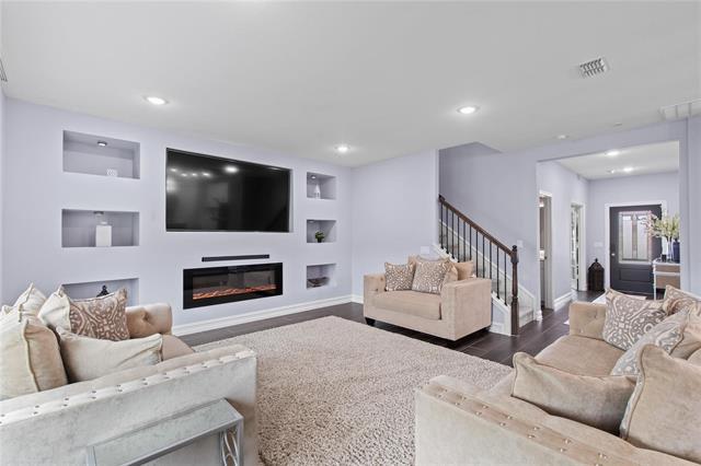 Building Photo - 913 Adelyn St