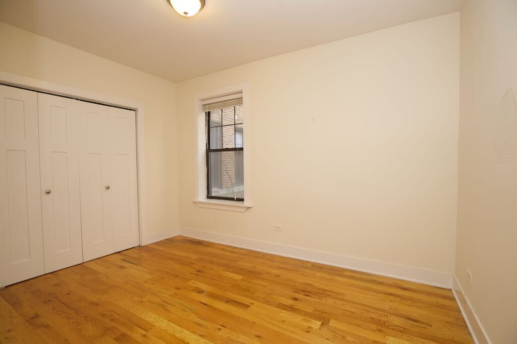 Building Photo - 1450 W Byron St