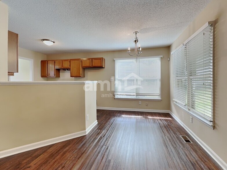 Building Photo - 4805 Adams Ridge Dr